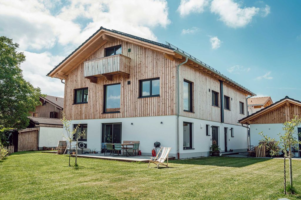Schlüsselfertiges Doppelhaus im Grünen mit gemütlicher Terrasse